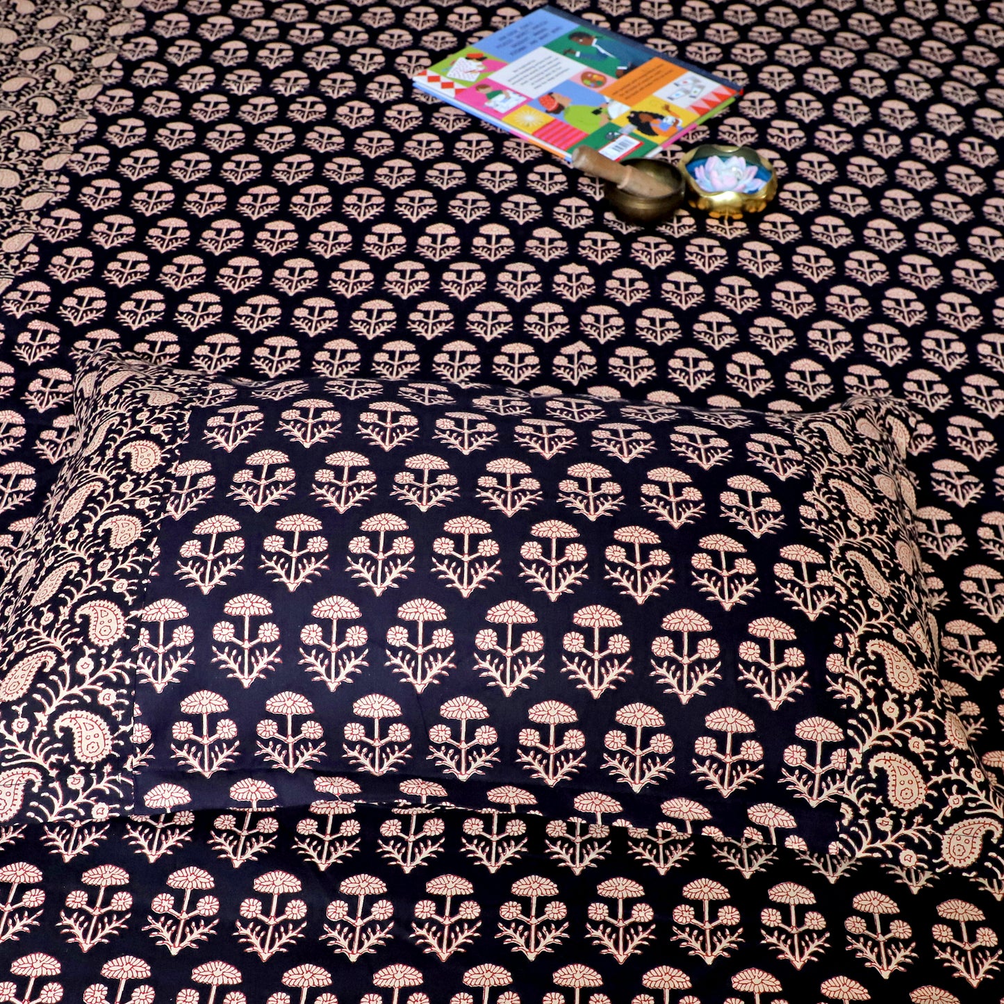 ARUSHII Double bedsheet in cotton –Aakriti