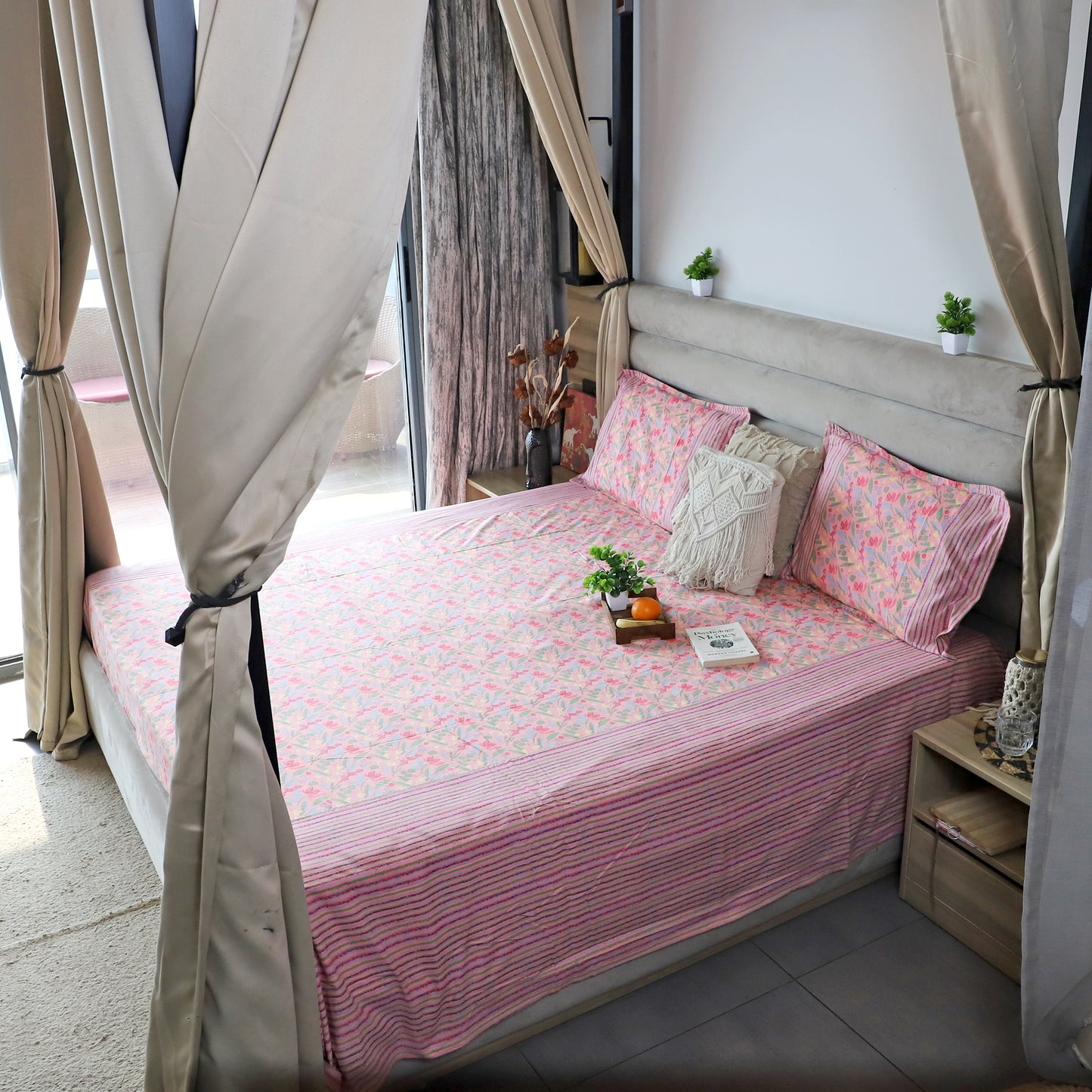 ARUSHII Double bedsheet in cotton – Pastel pink- bedsheet