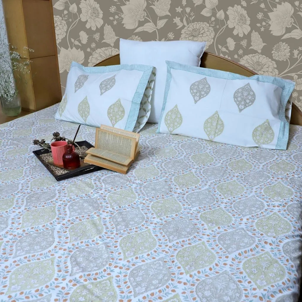 ARUSHII Double bedsheet in percale cotton – Jaal- Handblocked by artisans