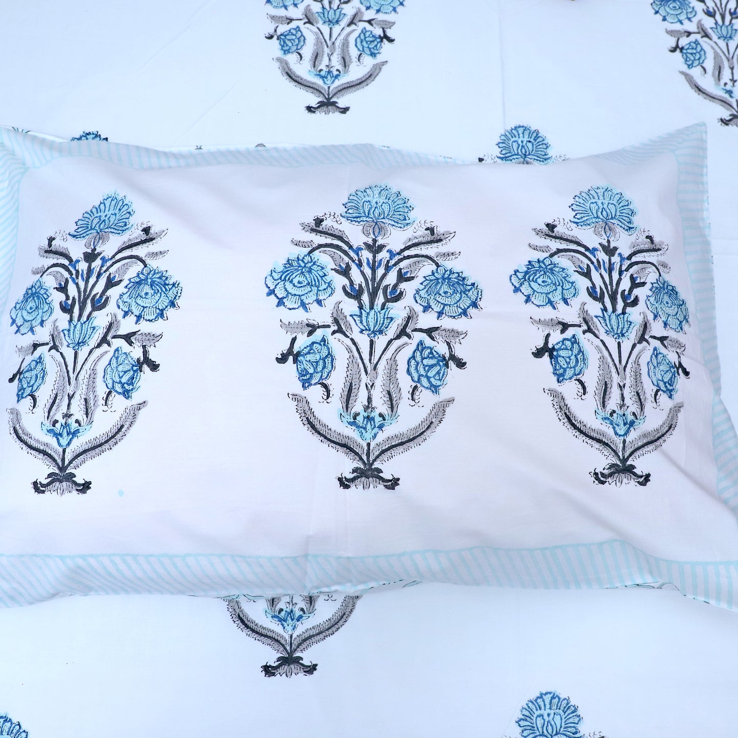 ARUSHII Double bedsheet in percale cotton – Rajwada- Handblocked by artisans