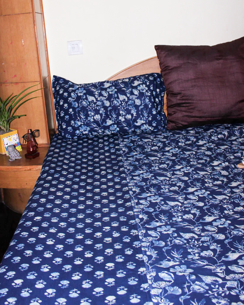 ARUSHII Double bedsheet in cotton – Indigo Blossom - bedsheet