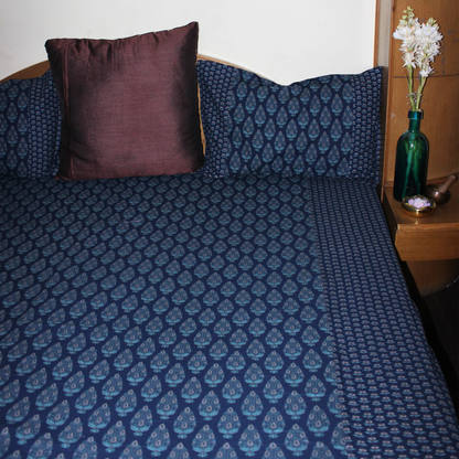 ARUSHII Double bedsheet in cotton – Indigo Floral - bedsheet
