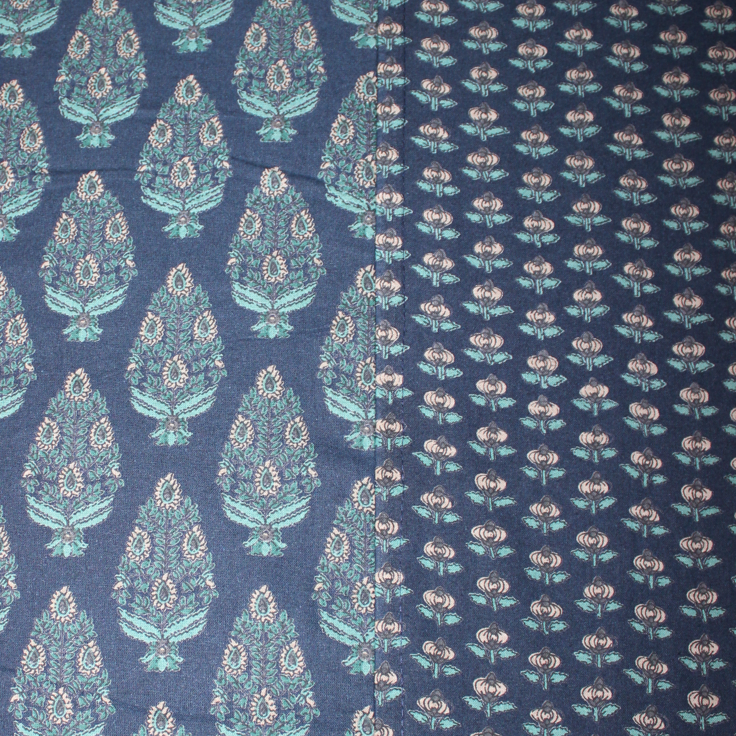 ARUSHII Double bedsheet in cotton – Indigo Floral - bedsheet